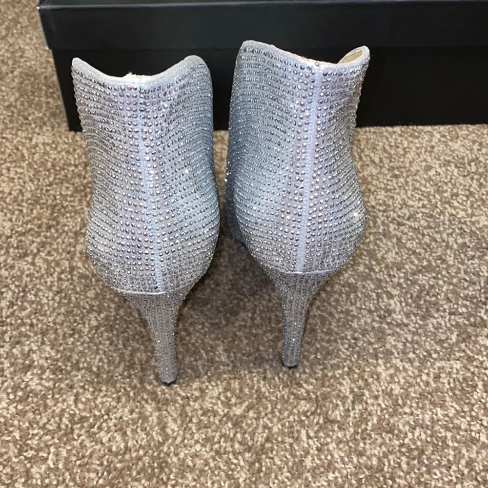 NWOT Jessica Simpson rhinestone embellished silver ankle Boots heels size 9.5M - Picture 4 of 6